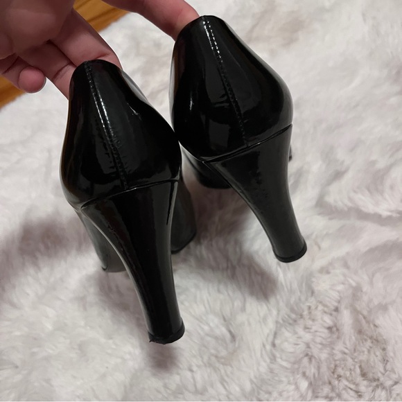 Vintage Patent Leather Stuart Weitzman Heels - Picture 5 of 8
